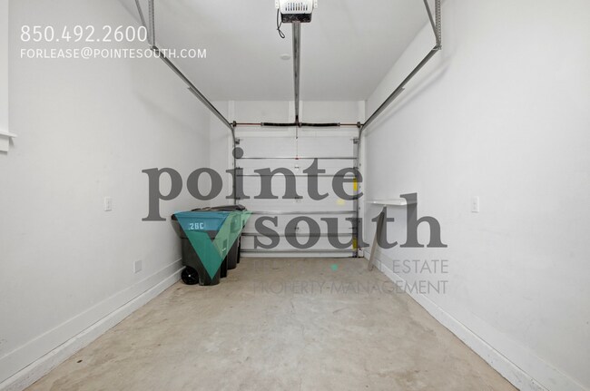 Building Photo - 26 E Pine Lands Lp