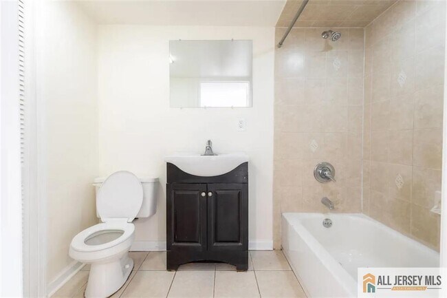 Building Photo - 234 Inza St