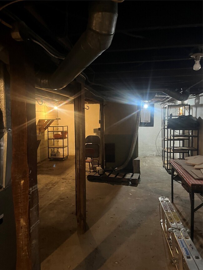 Building Photo - 208 S Liberty Ave