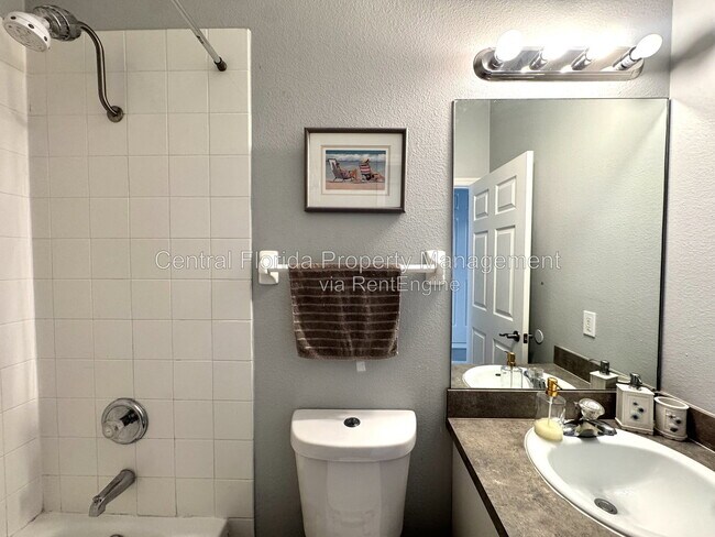 Building Photo - 4775 Cumbrian Lakes Dr