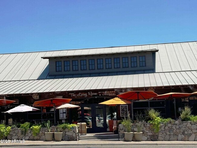 Building Photo - 9250 E Via De Vaquero Dr