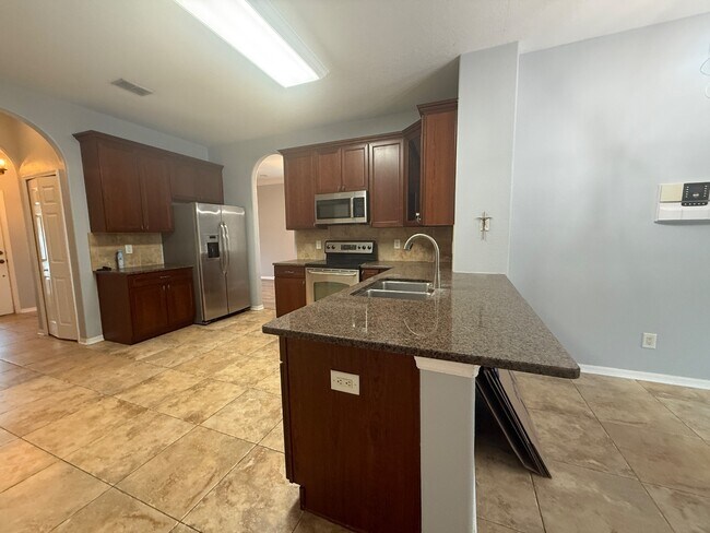 Building Photo - 3004 Downan Point Dr