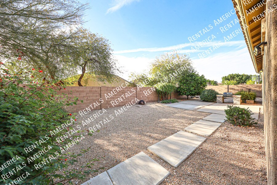 Building Photo - 8351 W Rosewood Ln