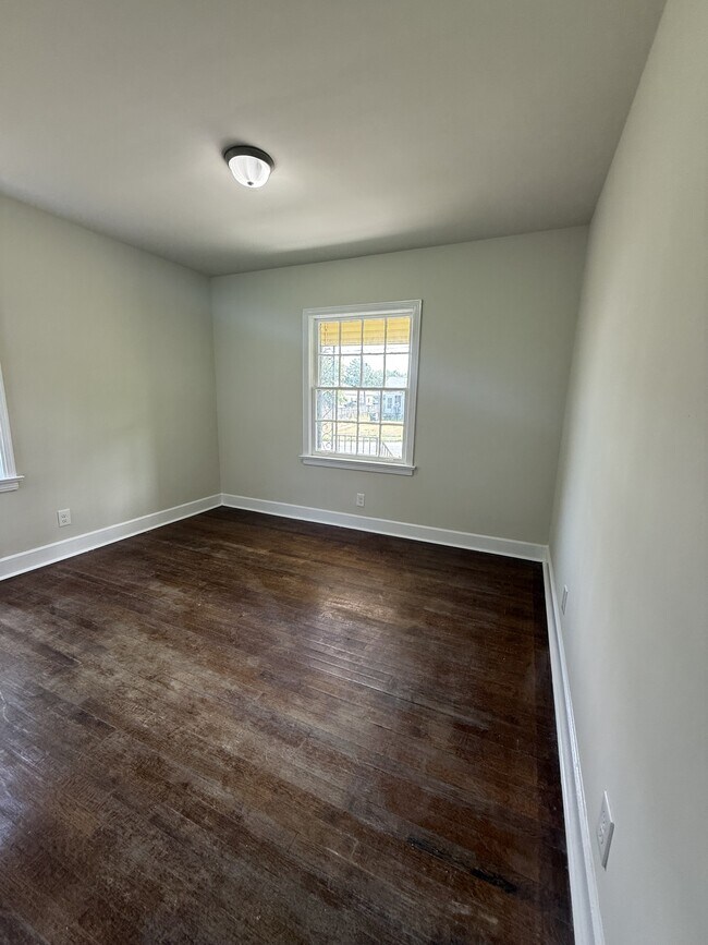 Building Photo - 1212 Mims St SW