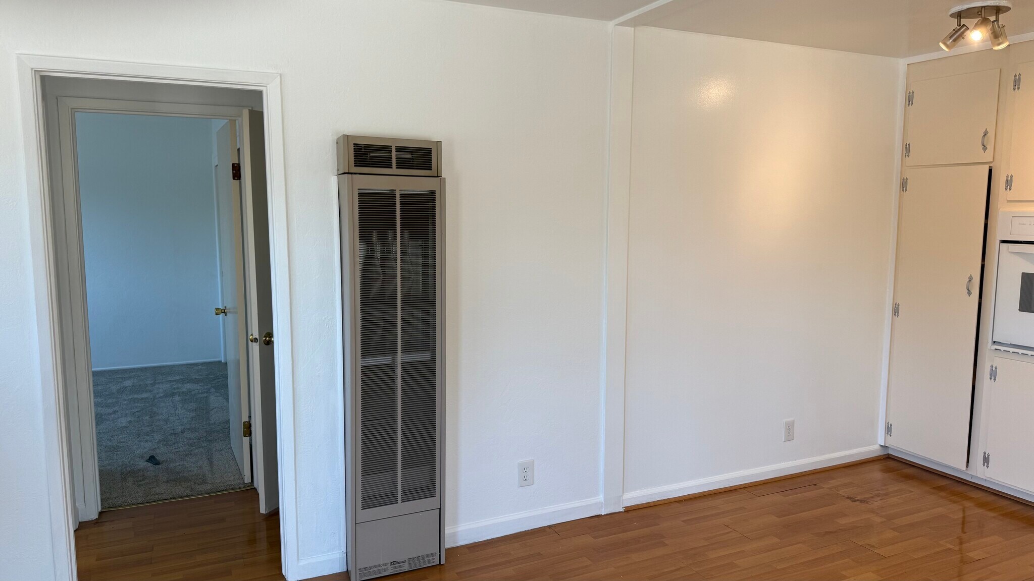 Building Photo - 568 Hazel Dell Way