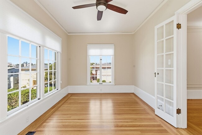 Building Photo - 501-503 Mandana Blvd