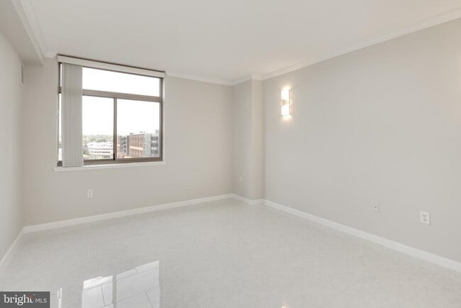 Building Photo - 7111 Woodmont Ave