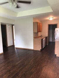 Building Photo - d4138mir