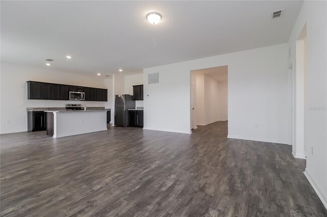 Building Photo - 101 Hidden Lk Lp