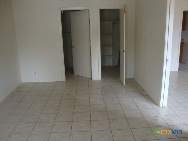 Building Photo - 205 E Voelter Ave