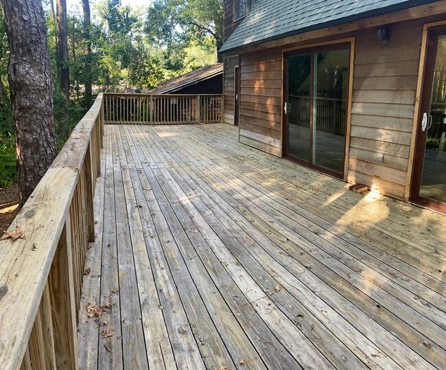 Building Photo - 3008 W University Ave