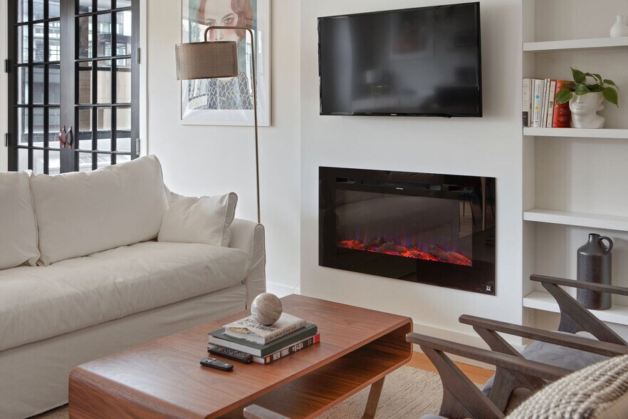 Building Photo - 315 W 57th St
