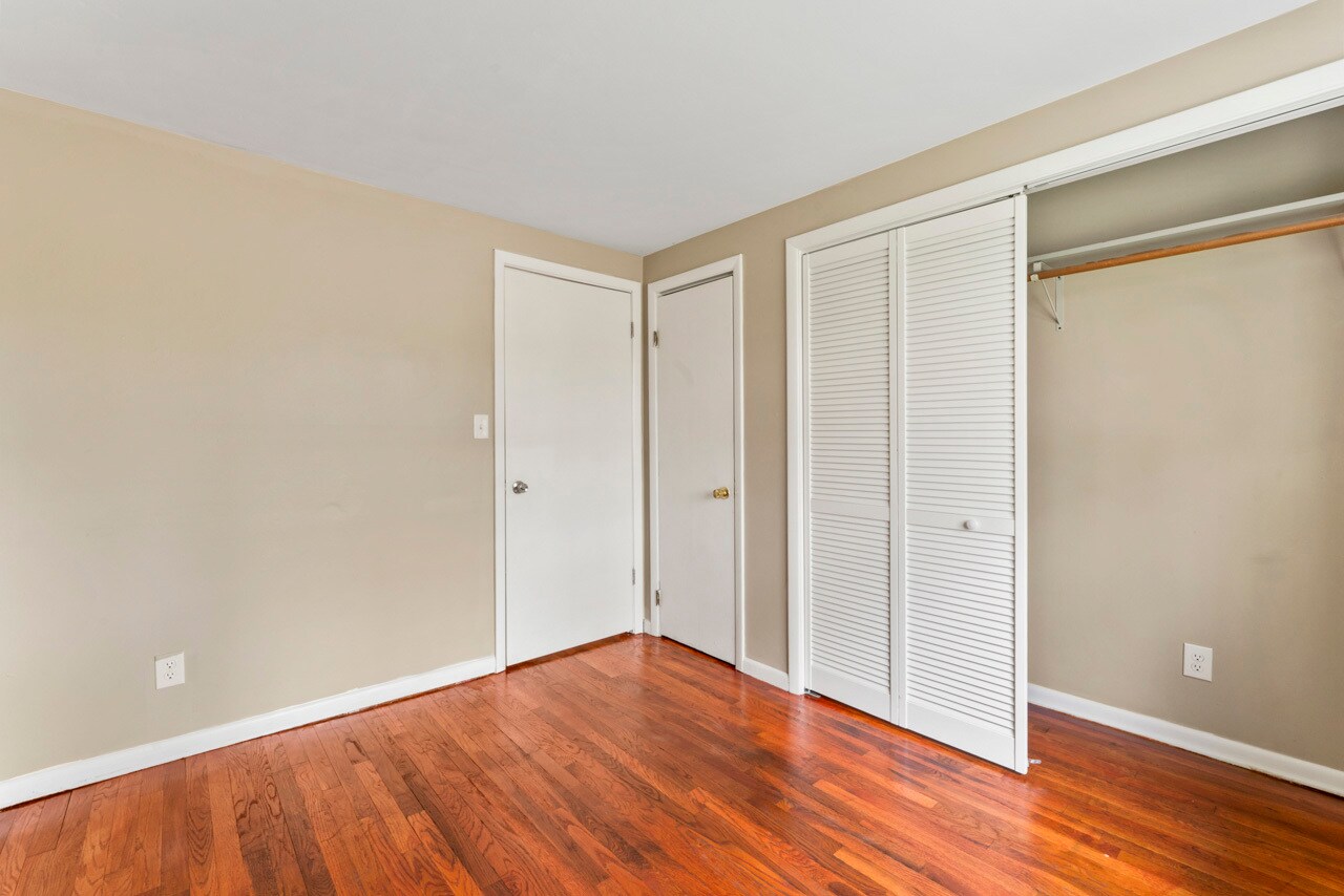 Building Photo - 4308 W Burton Dr