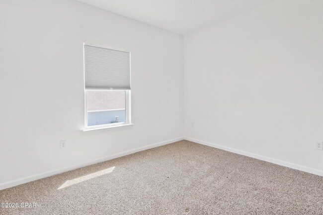 Building Photo - 56 Silverthorn St