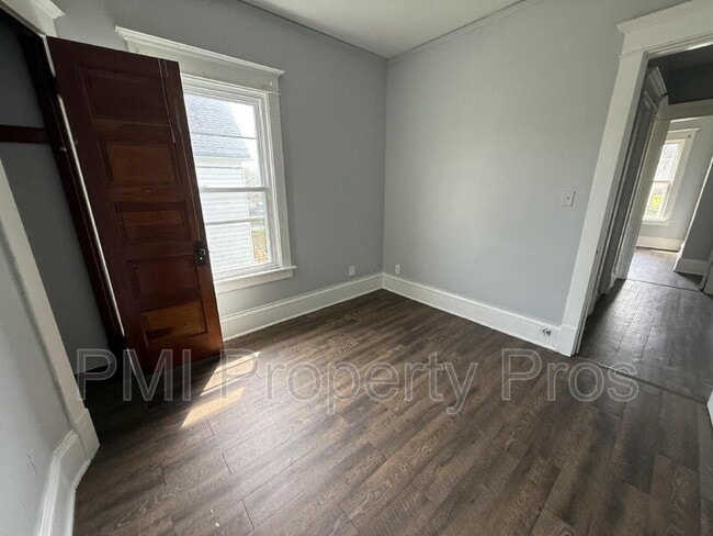 Building Photo - 2155 N 32nd St