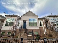 Building Photo - Charming 3BR/3.5BA Townhouse in Charlotte!