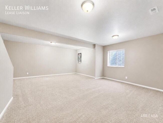 Building Photo - 110 Mayflower St