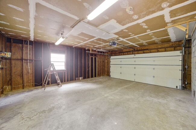 Building Photo - 1806 Partridge Dr