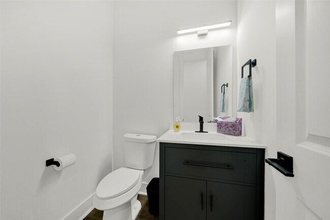 Building Photo - 4916 Lavender St