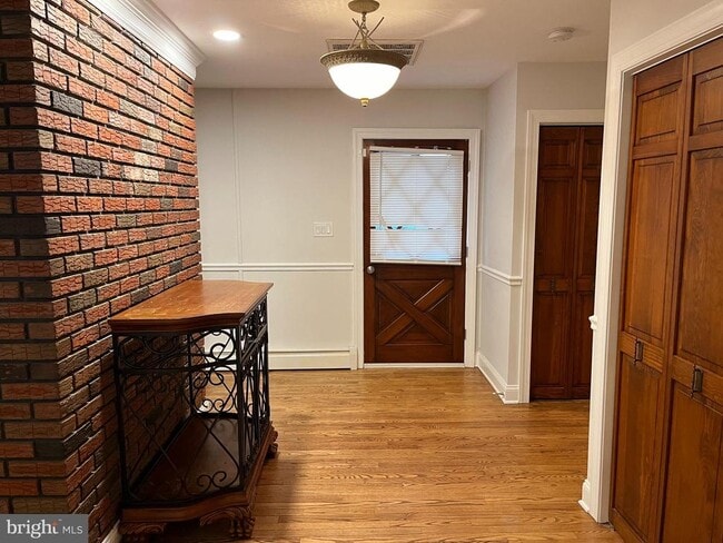 Building Photo - 125 Davis Ave