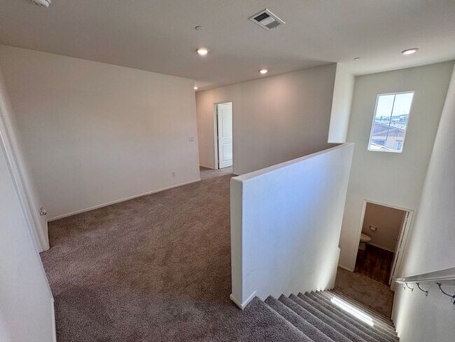 Building Photo - Newly built 4 bedroom Winchester home for ...
