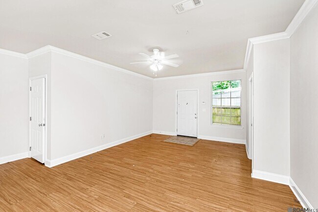 Building Photo - 900 Dean Lee Dr