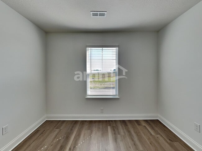 Building Photo - 1373 Pk Pl S