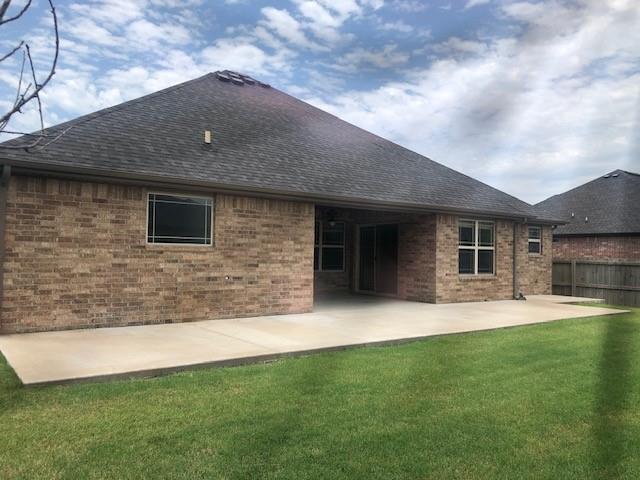 Building Photo - 1907 SW Cypress St