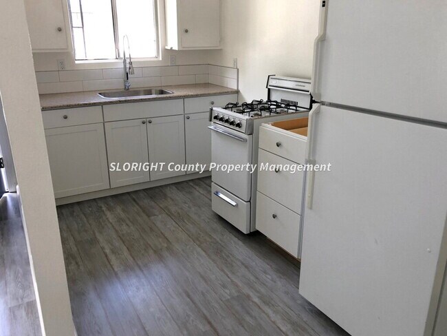 Building Photo - AVAILABLE DECEMBER - 1 Bedroom Unit in Quiet Atascadero Complex