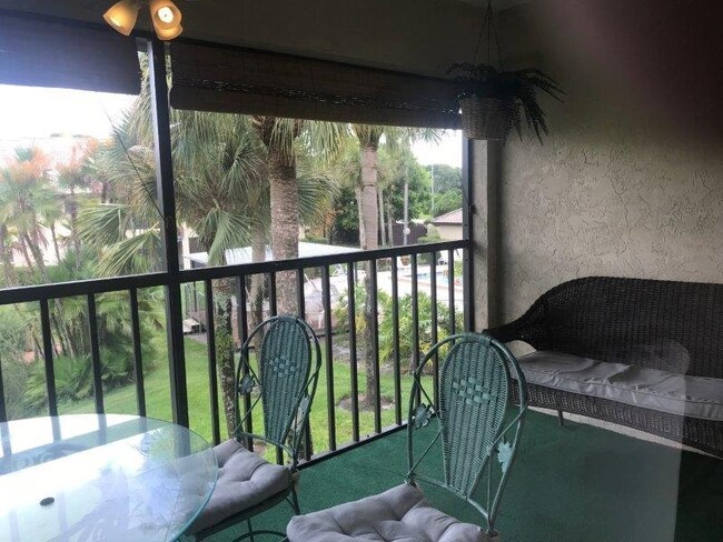 Building Photo - Venice, FL Mission Lakes 2BR/2BA Condo Loc...