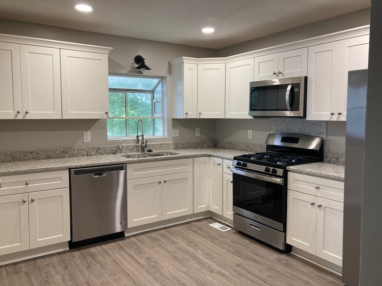 Remodeled Kitchen - 4147 Lake Mist Dr NW