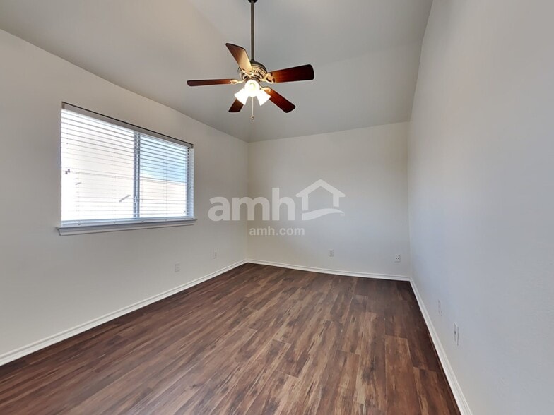 Building Photo - 8751 Sunset Trace Dr