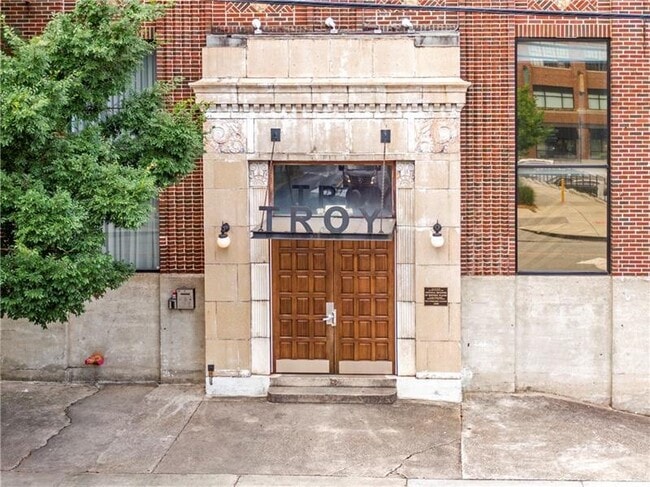 Building Photo - 650 Glen Iris Dr NE