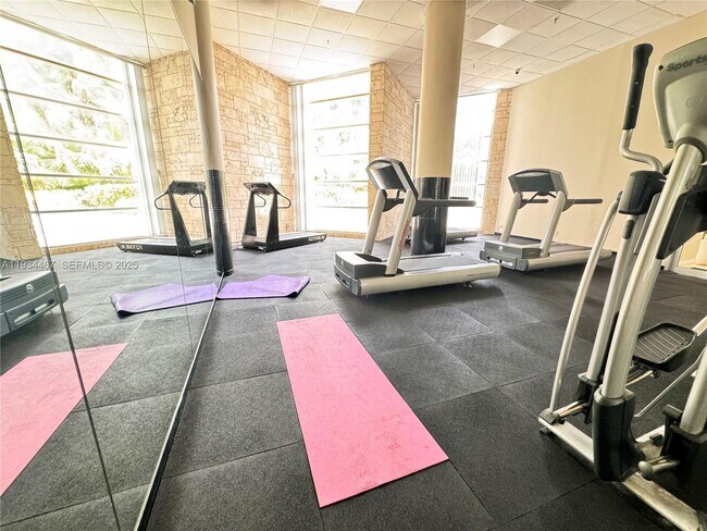 Building Photo - 5161 Collins Ave