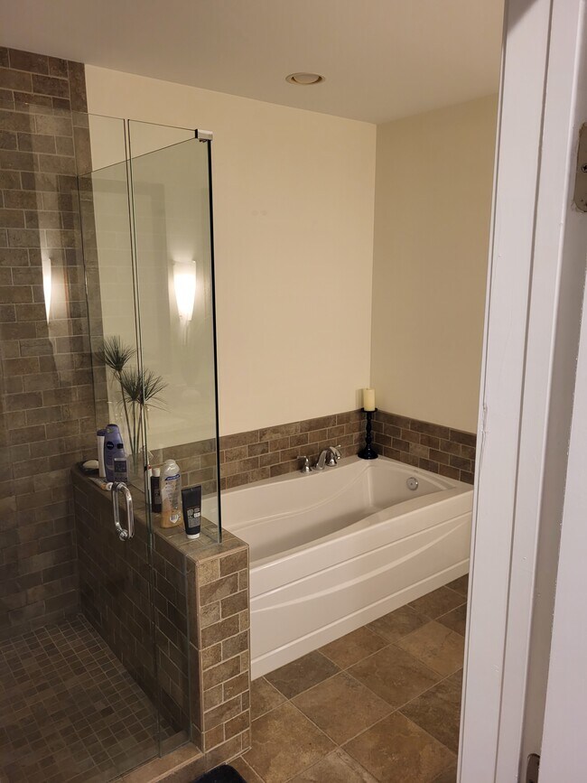 Building Photo - 270 17th St NW