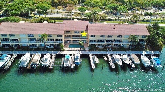 Building Photo - 4230 N Ocean Dr