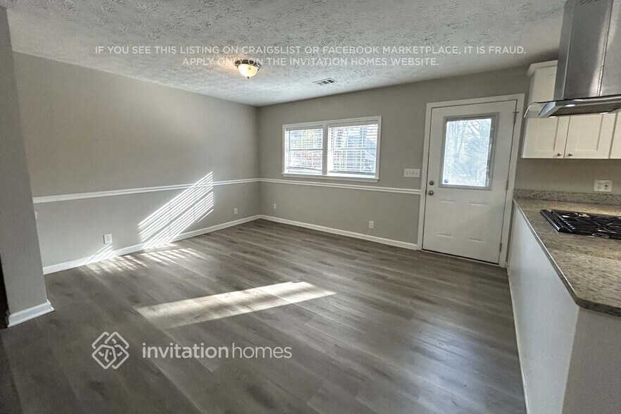 Building Photo - 1589 Mary Lou Ln SE