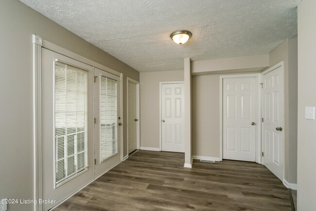 Building Photo - 7703 Texlyn Ct