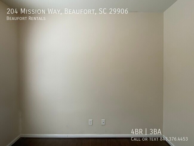 Building Photo - 204 Mission Way