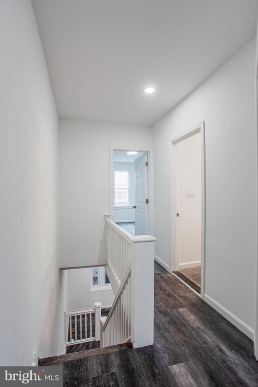 Building Photo - 5511 Willows Ave
