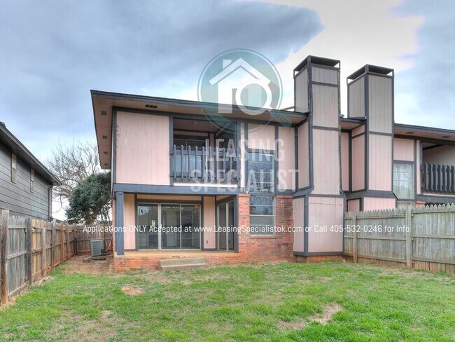 Building Photo - Spacious Updated 3 Bed 2 bath Home