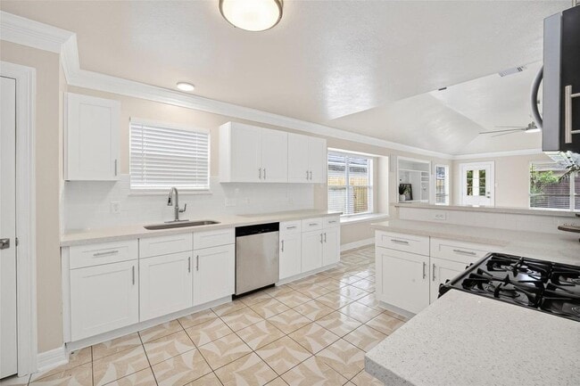 Building Photo - 12522 Magnolia Canyon