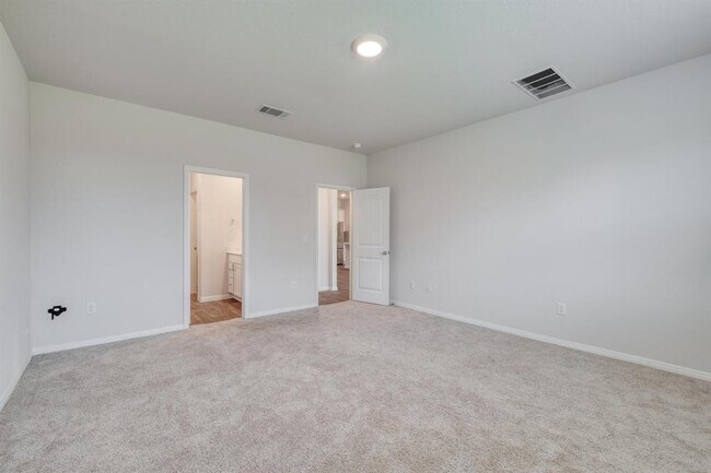 Building Photo - 113 Finley Rae Dr