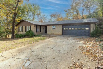 Building Photo - 1513 E Dulse St