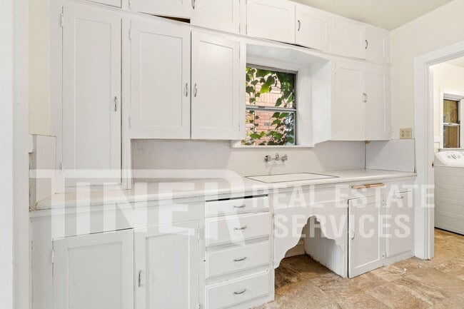 Building Photo - 1701 41st St