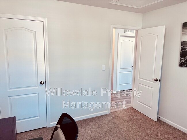 Building Photo - 993 Deaton Dr