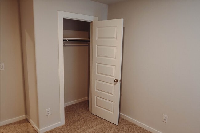 Building Photo - 8598 Blueberry Ash St