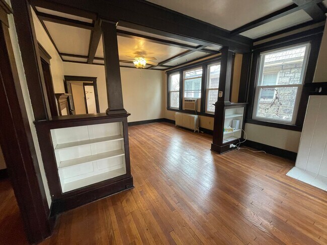 Building Photo - 6621 Church Ave