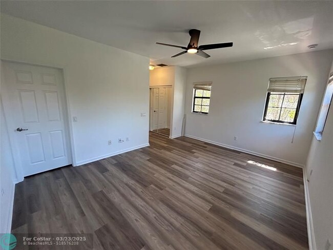 Building Photo - 6101 Grand Cypress Cir W