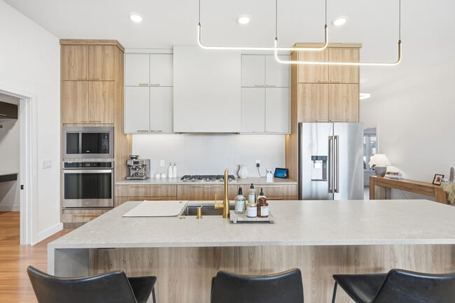 Building Photo - 1301 Haxby Ct